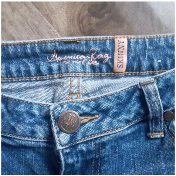 American Rag Skinny Cuffed Crop Jeans Women's Size 5 Casual Denim - Picture 4 of 4
